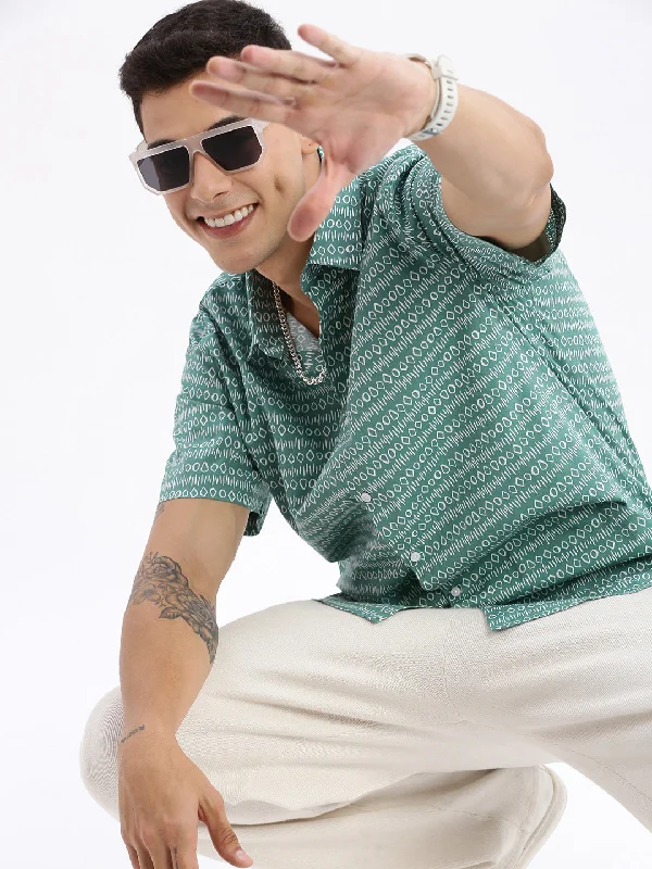 Men's Short - Sleeve Linen Casual Shirts in Light Khaki for a Breathable Summer OptionMen Spread Collar Printed Slim Fit Green Shirt Men's Short - Sleeve Linen Casual Shirts in Light Khaki for a Breathable Summer OptionMen Spread Collar Printed Slim Fit Green Shirt