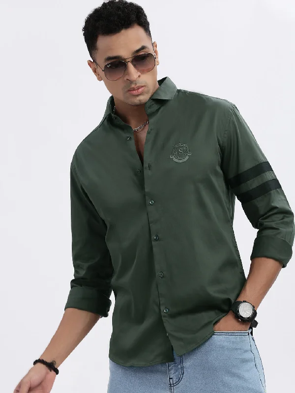 Men's Embroidered Detail Casual Shirts in Beige for a Touch of EleganceMen Green Solid Slim Fit Shirt Men's Embroidered Detail Casual Shirts in Beige for a Touch of EleganceMen Green Solid Slim Fit Shirt