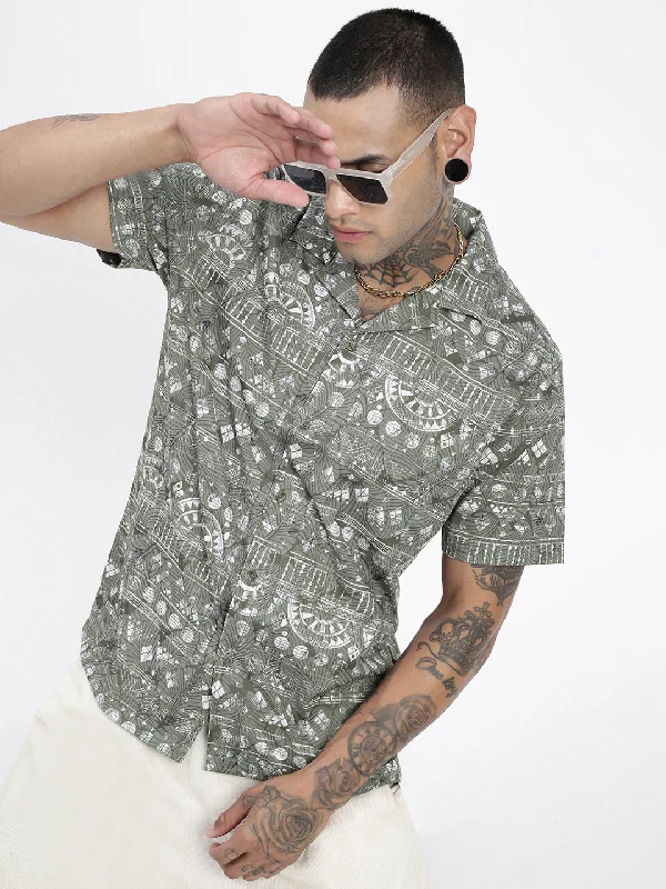Men's Retro - Style Hawaiian Print Casual Shirts in Bold Patterns for a Tropical VacationMen Geometric Green Relaxed Fit Shirt