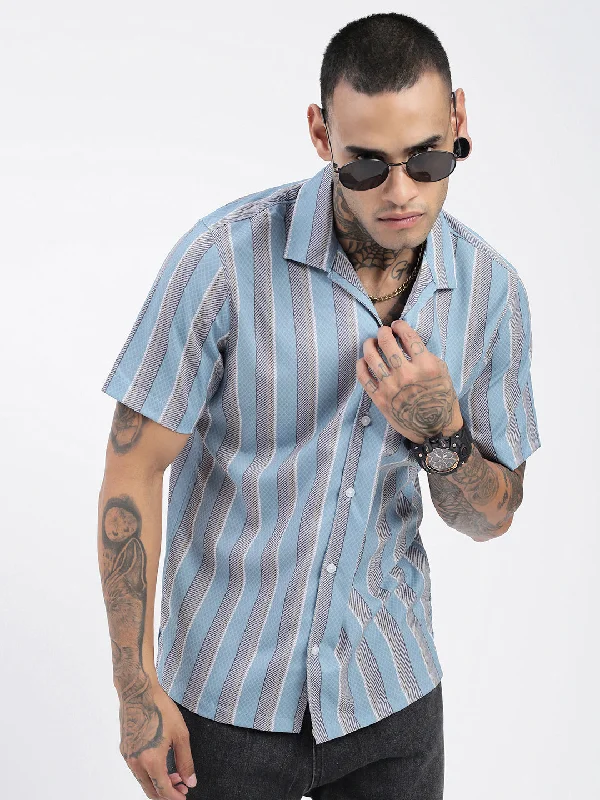 Men's Shearling - Lined Collar Casual Shirts in Brown for a Rustic and Warm AppealMen Striped Blue Relaxed Fit Shirt Men's Shearling - Lined Collar Casual Shirts in Brown for a Rustic and Warm AppealMen Striped Blue Relaxed Fit Shirt