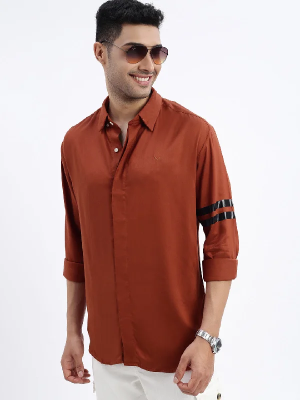 Men's Two - Tone Contrast Panel Casual Shirts in White and Navy for a Stylish and Eye - Catching DesignMen Brown Solid Slim Fit Shirt Men's Two - Tone Contrast Panel Casual Shirts in White and Navy for a Stylish and Eye - Catching DesignMen Brown Solid Slim Fit Shirt