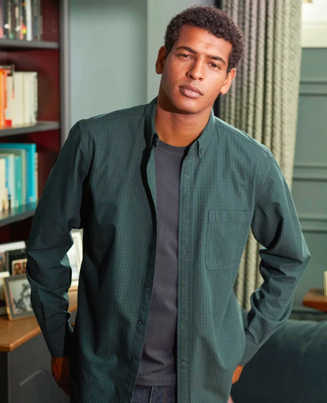 Plus Size Men's Plaid Flannel Casual Shirts in Earth Tones for a Cozy Fall OutfitNavy Green Classic Fit Button-Down Gingham Shirt Plus Size Men's Plaid Flannel Casual Shirts in Earth Tones for a Cozy Fall OutfitNavy Green Classic Fit Button-Down Gingham Shirt