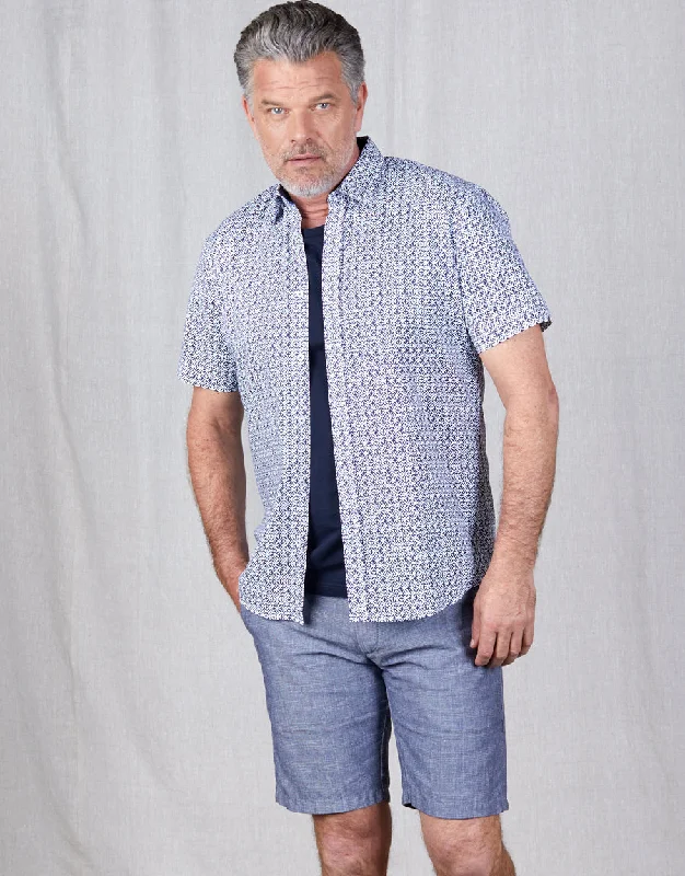 Men's Retro - Style Hawaiian Print Casual Shirts in Bold Patterns for a Tropical VacationWaihi Navy Printed Short Sleeve Shirt Men's Retro - Style Hawaiian Print Casual Shirts in Bold Patterns for a Tropical VacationWaihi Navy Printed Short Sleeve Shirt