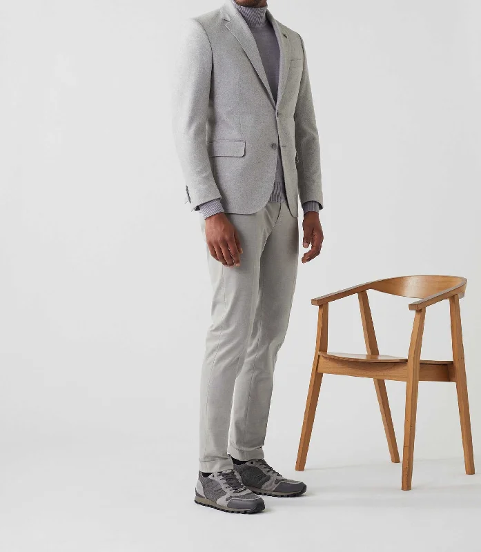 Slim Fit Men's Navy Blue Wool Blazer for a Classic and Professional LookVeste casual avec cachemire gris clair "Raffineur" Slim Fit Men's Navy Blue Wool Blazer for a Classic and Professional LookVeste casual avec cachemire gris clair "Raffineur"
