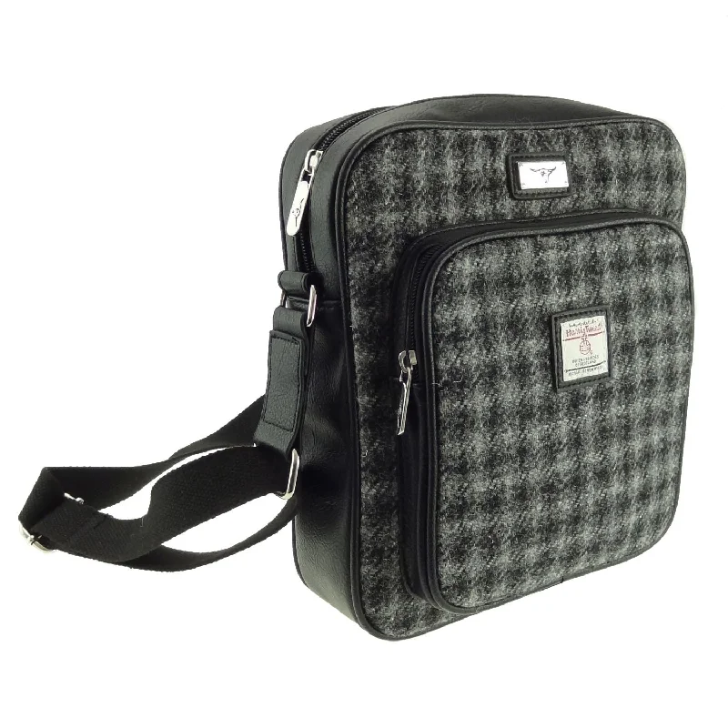 Slim - fit men vest for formal occasions with a modern cutTravel Bag 'Tay' with Harris Tweed® Slim - fit men vest for formal occasions with a modern cutTravel Bag 'Tay' with Harris Tweed®