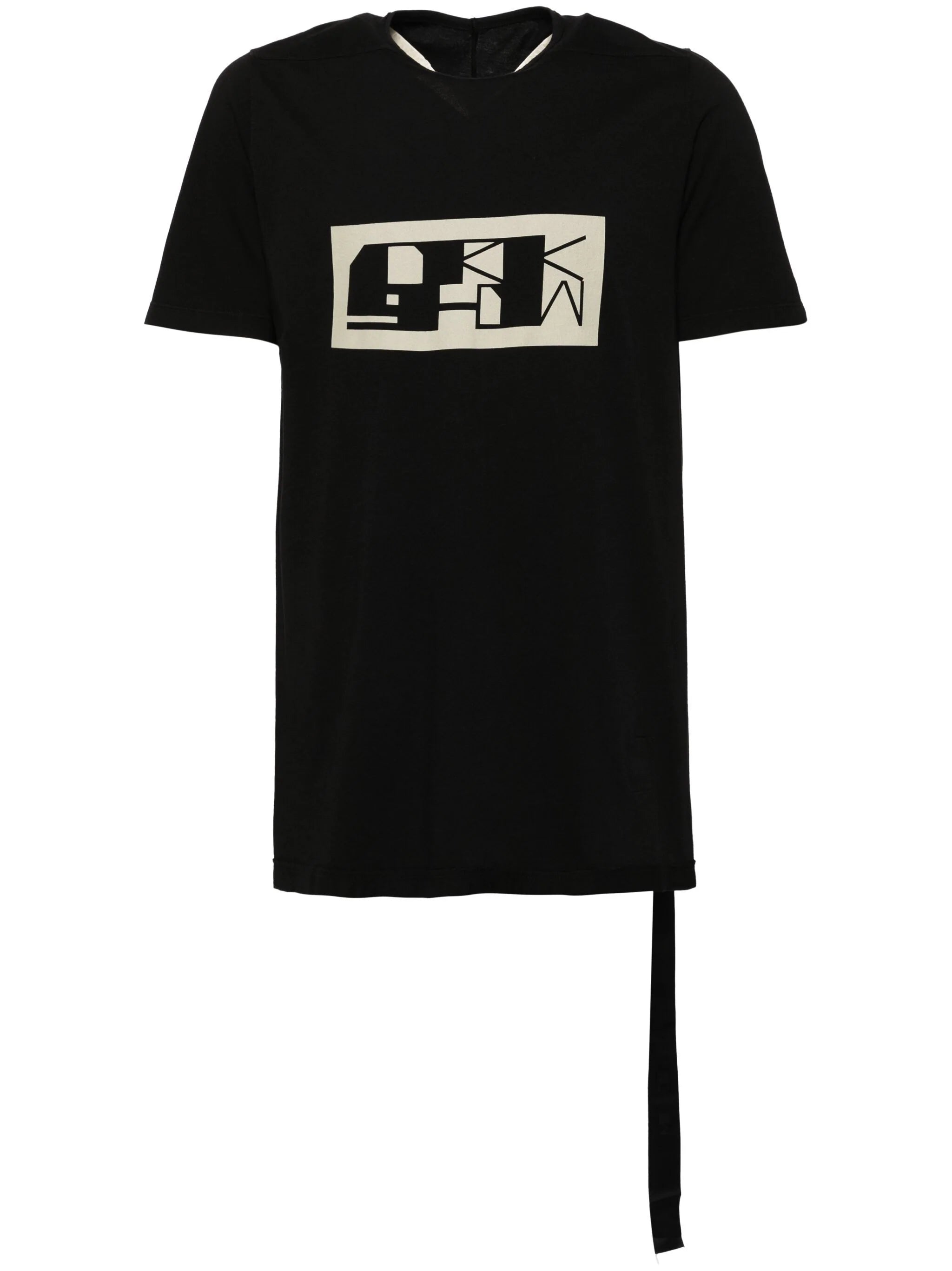 Plus - size men vest with an extended length for a comfortable fitLevel T-Shirt