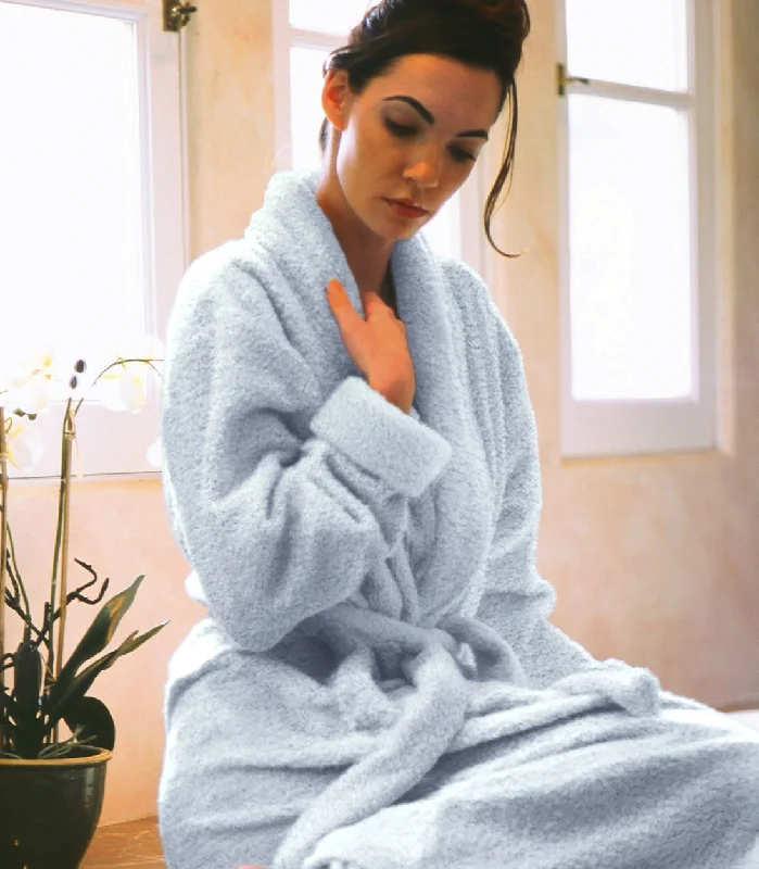 Men's robes with a water - resistant exterior​Plush Signature Robe