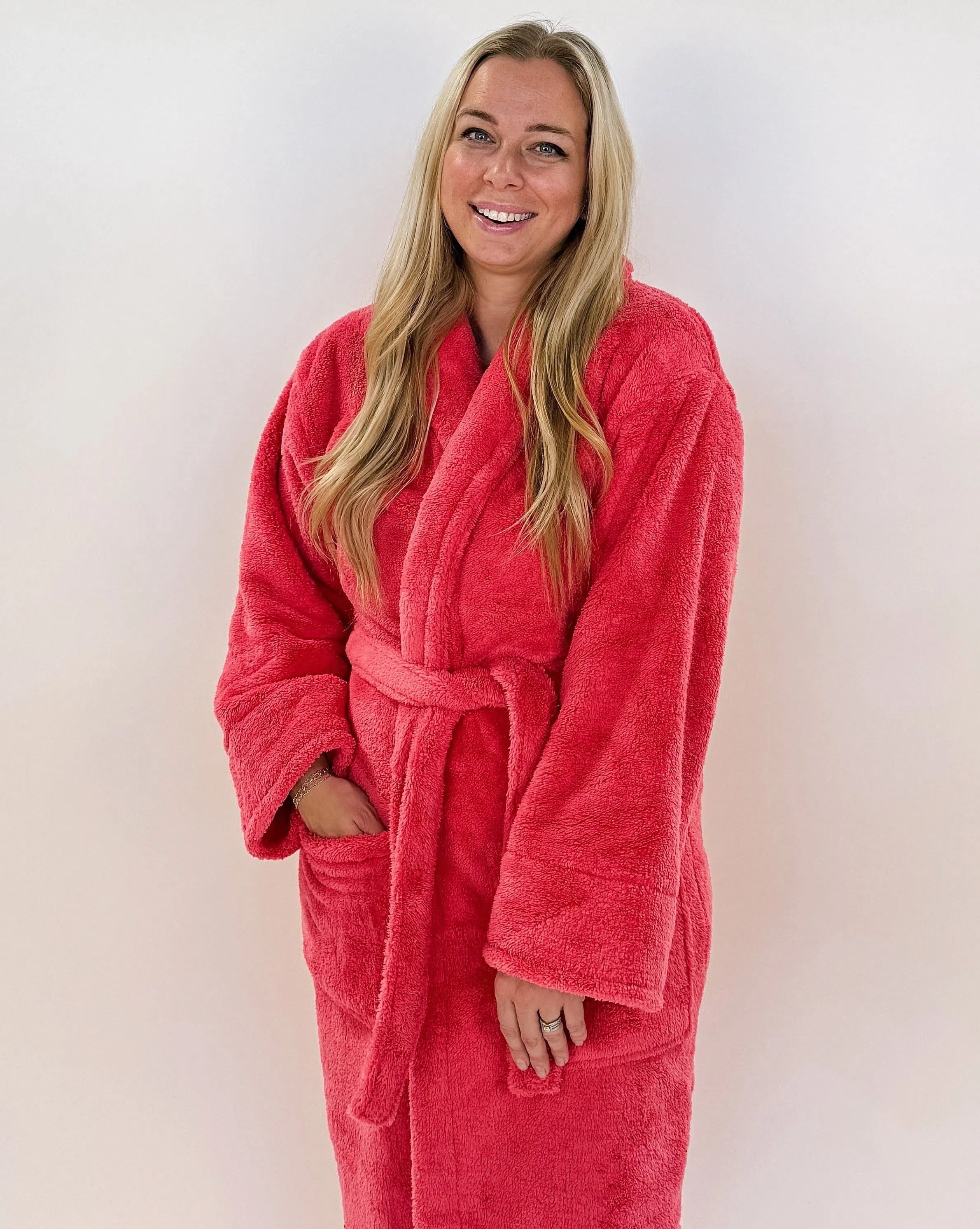 Men's robes with a water - resistant exterior​Robe Plush | Warm Buddy