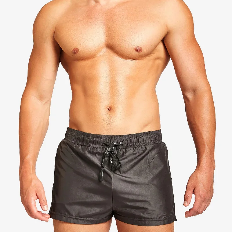 Men's Designer Brand Swim Shorts with Signature Logos for a Stylish Poolside AppearanceTeamm8 Bass 1.5" swim short black Men's Designer Brand Swim Shorts with Signature Logos for a Stylish Poolside AppearanceTeamm8 Bass 1.5" swim short black