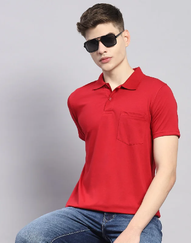 Men's ribbed cuffs and hem polo shirts for a textured lookMen Red Solid Polo Collar Half Sleeve T-Shirt Men's ribbed cuffs and hem polo shirts for a textured lookMen Red Solid Polo Collar Half Sleeve T-Shirt
