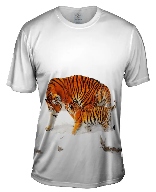 Men's printed Hawaiian t - shirts for tropical vacationsAmur Tiger Mother Snow Play