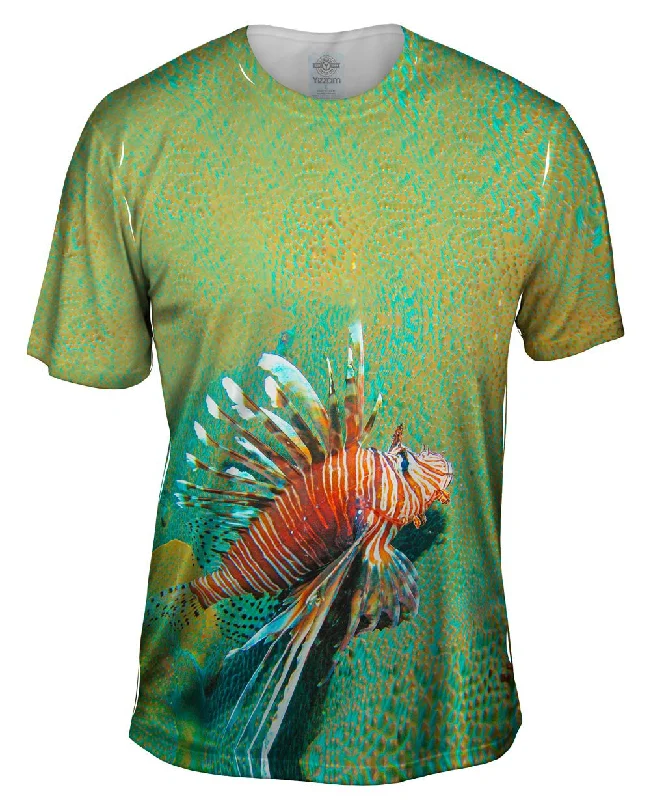 Men's tie - dye t - shirts with a bohemian styleLionfish Growl Underwater