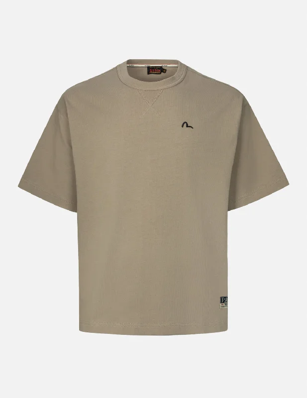 Men's v - neck muscle t - shirts for a body - building aestheticSeagull Embroidery Relax Fit T-Shirt Men's v - neck muscle t - shirts for a body - building aestheticSeagull Embroidery Relax Fit T-Shirt