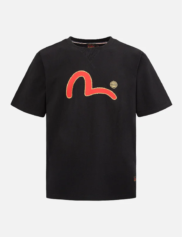 Men's eco - friendly recycled t - shirts for sustainable fashion choicesSeagull Print and Kamon Embroidery T-shirt Men's eco - friendly recycled t - shirts for sustainable fashion choicesSeagull Print and Kamon Embroidery T-shirt
