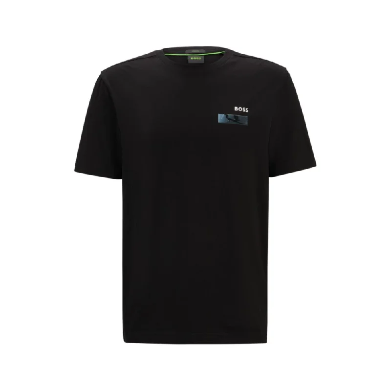 Men's thermal t - shirts with a high - neck design for cold weatherT-shirt with skate artwork Men's thermal t - shirts with a high - neck design for cold weatherT-shirt with skate artwork