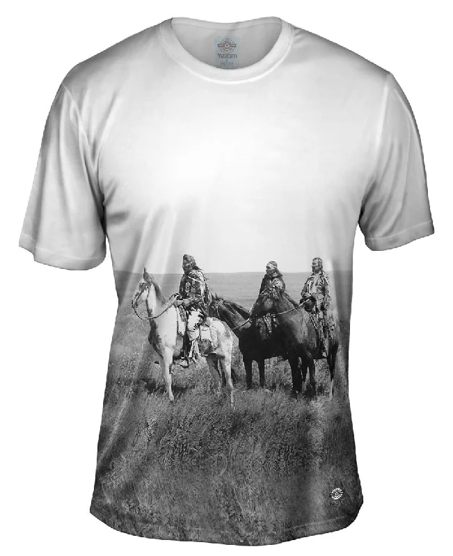Men's v - neck muscle t - shirts for a body - building aestheticThe Three Chiefs Piegan Men's v - neck muscle t - shirts for a body - building aestheticThe Three Chiefs Piegan